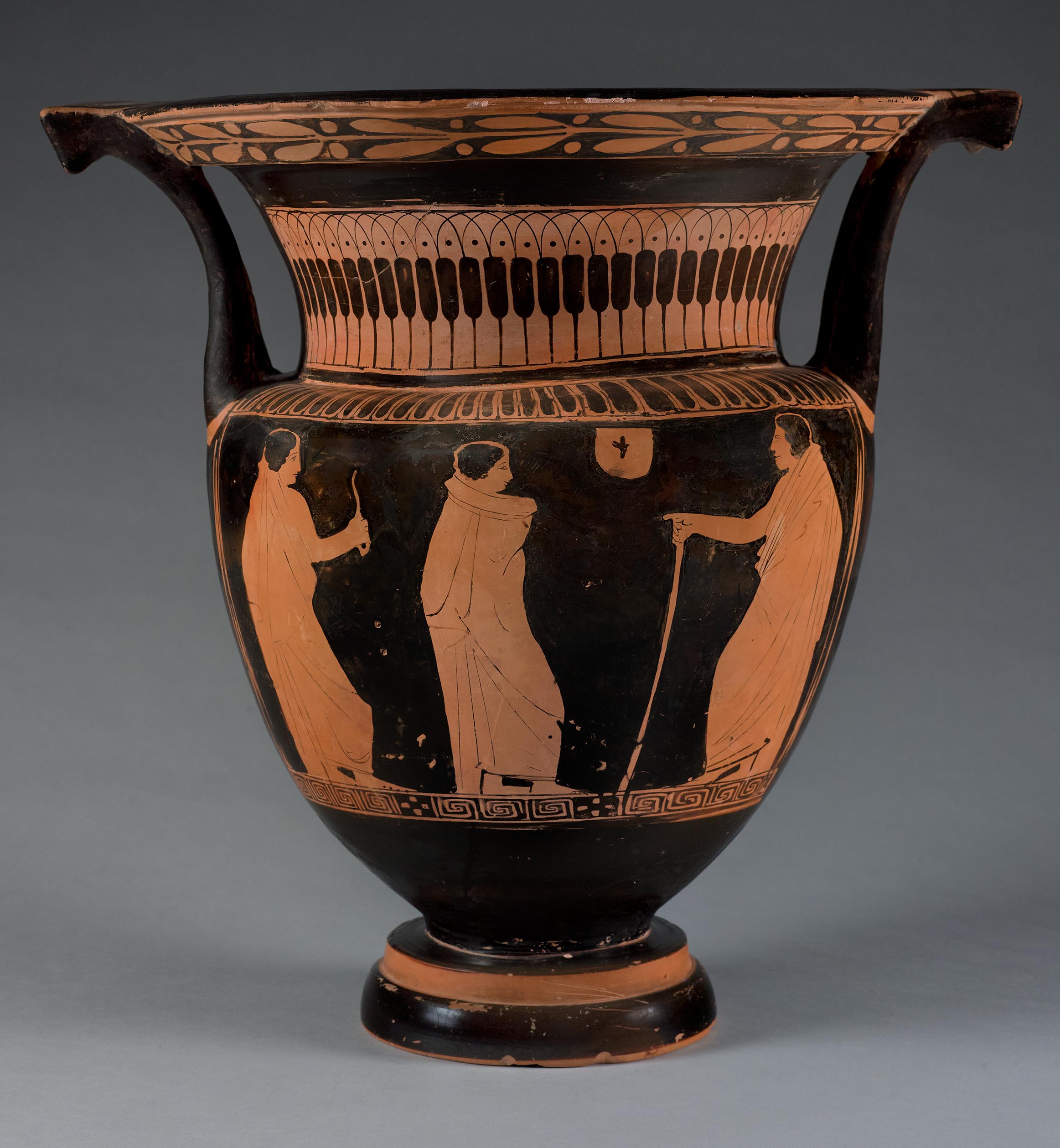 The other side of the vase, the body depicting three mantle figures
