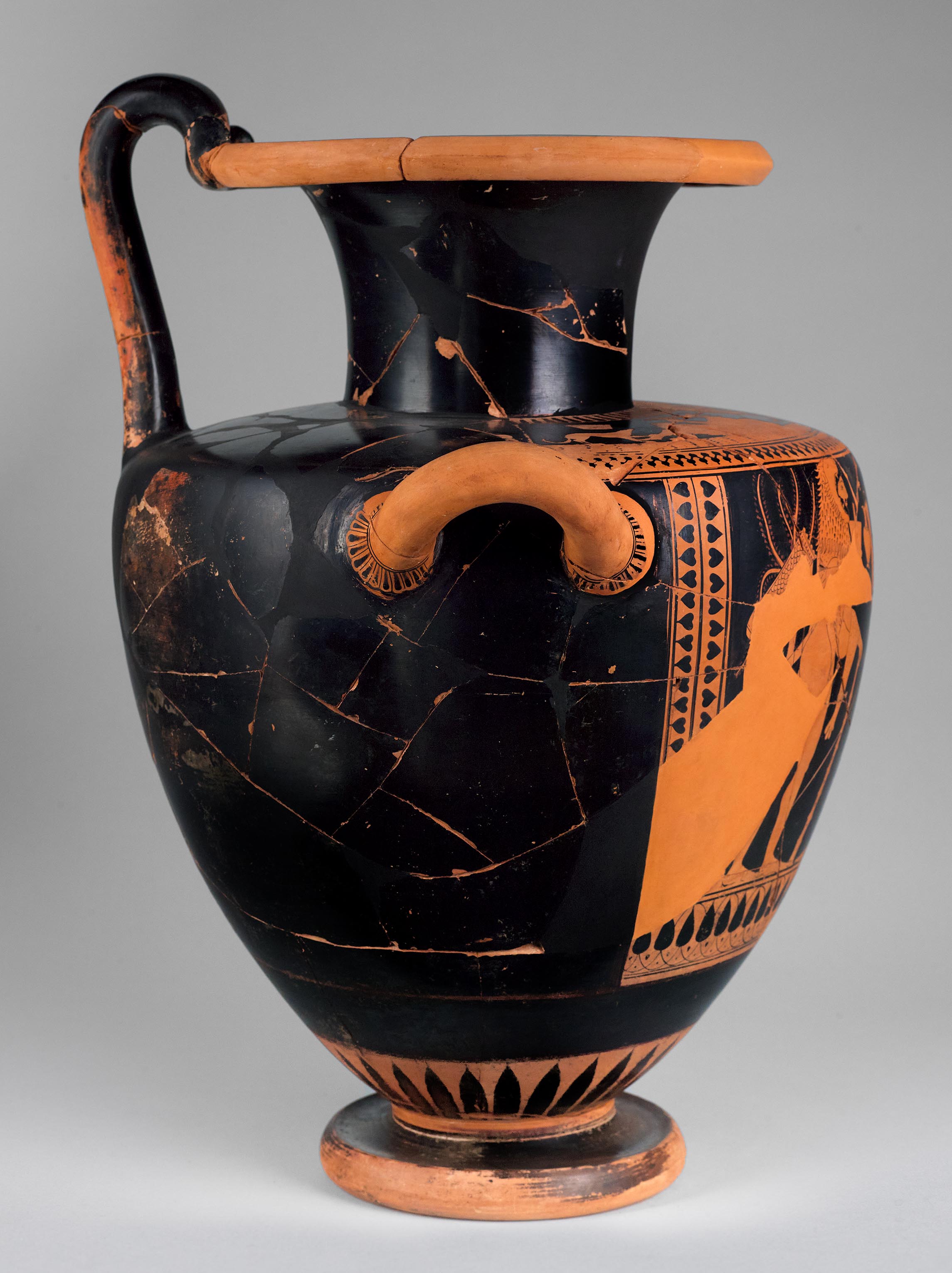 The other side of the vase, showing the left side, with a partial view of Herakles