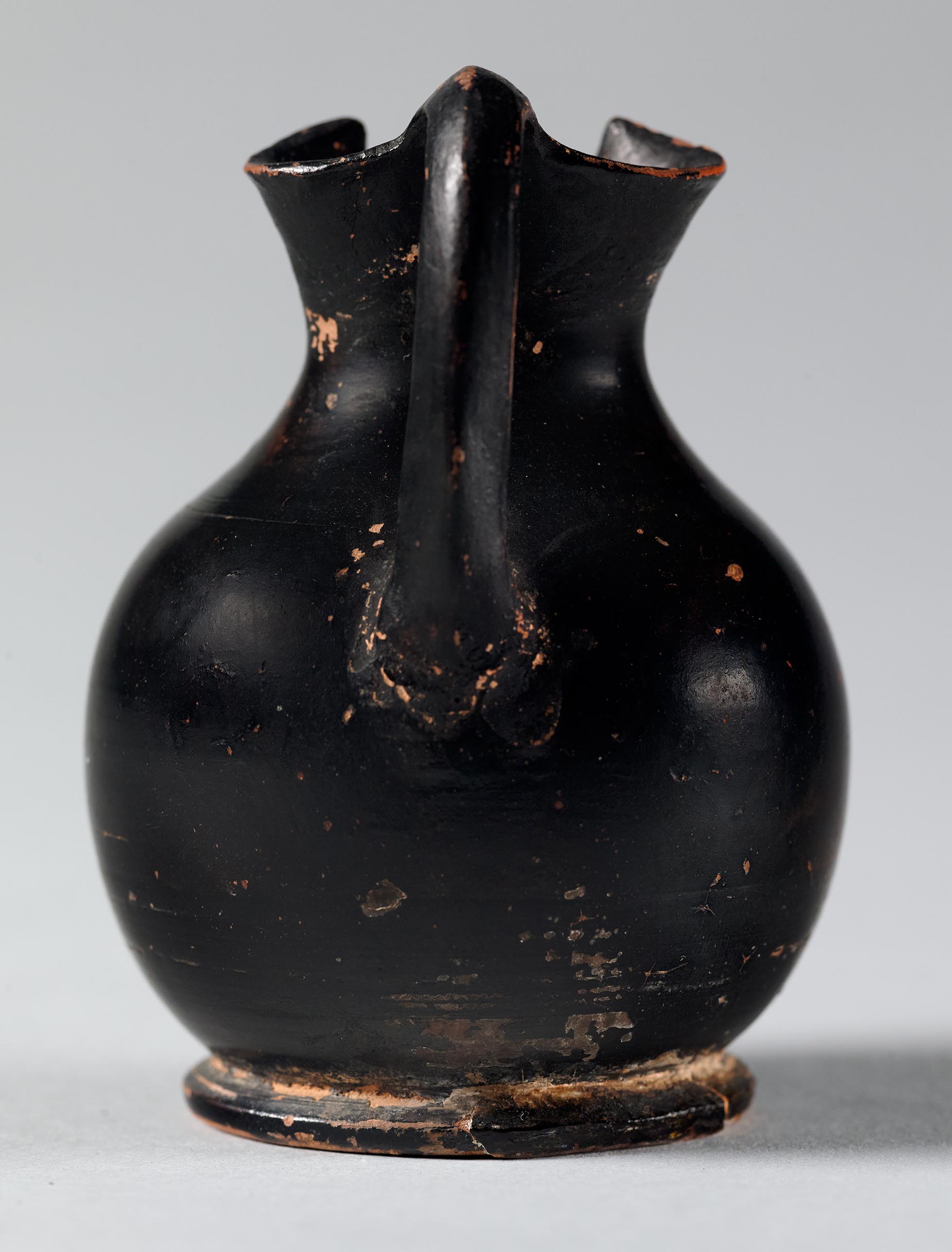 The other side of the vase, with no decoration