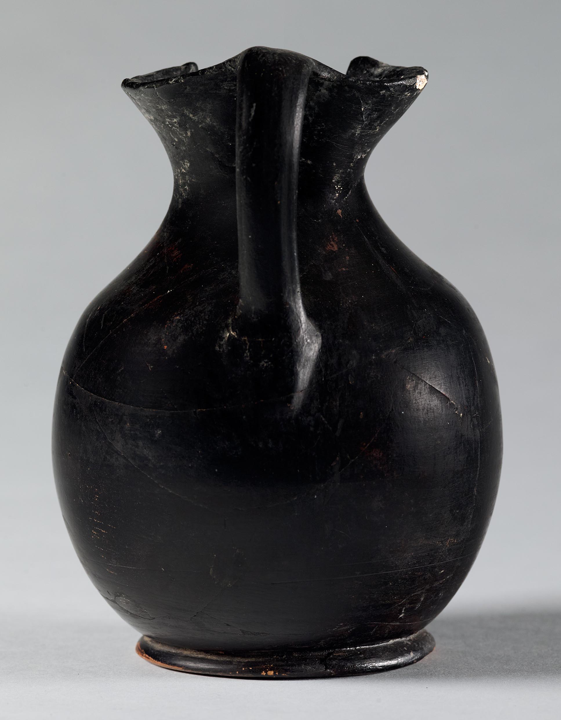 The other side of the vase, with no decoration