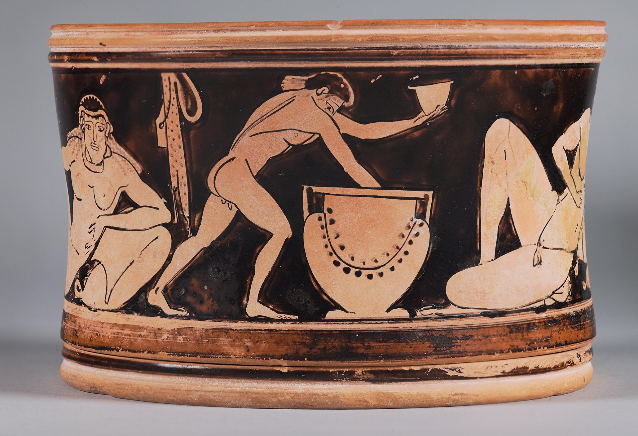 One view of a vase lid, the body depicting a symposion