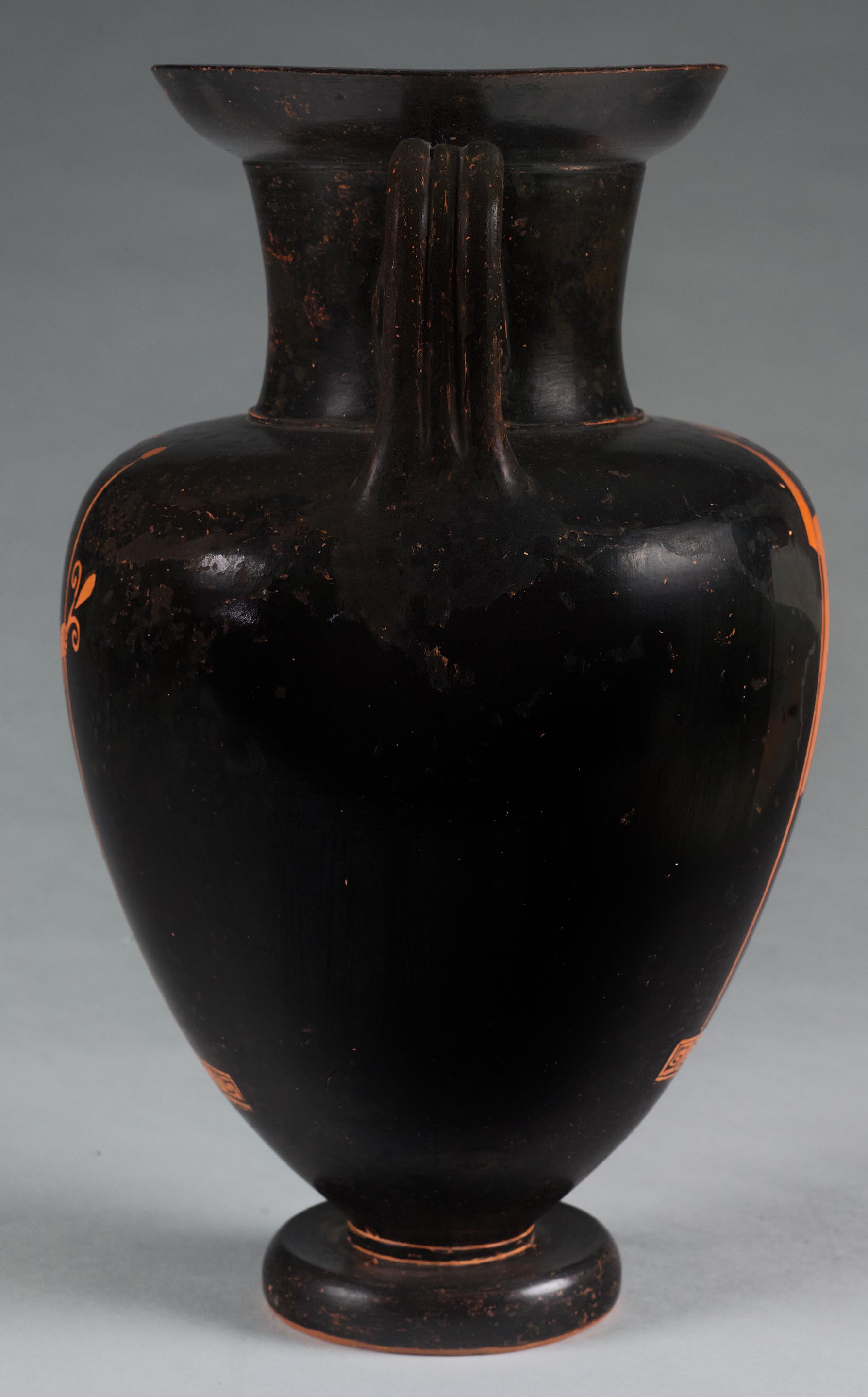 The other side of the vase, not showing the figures