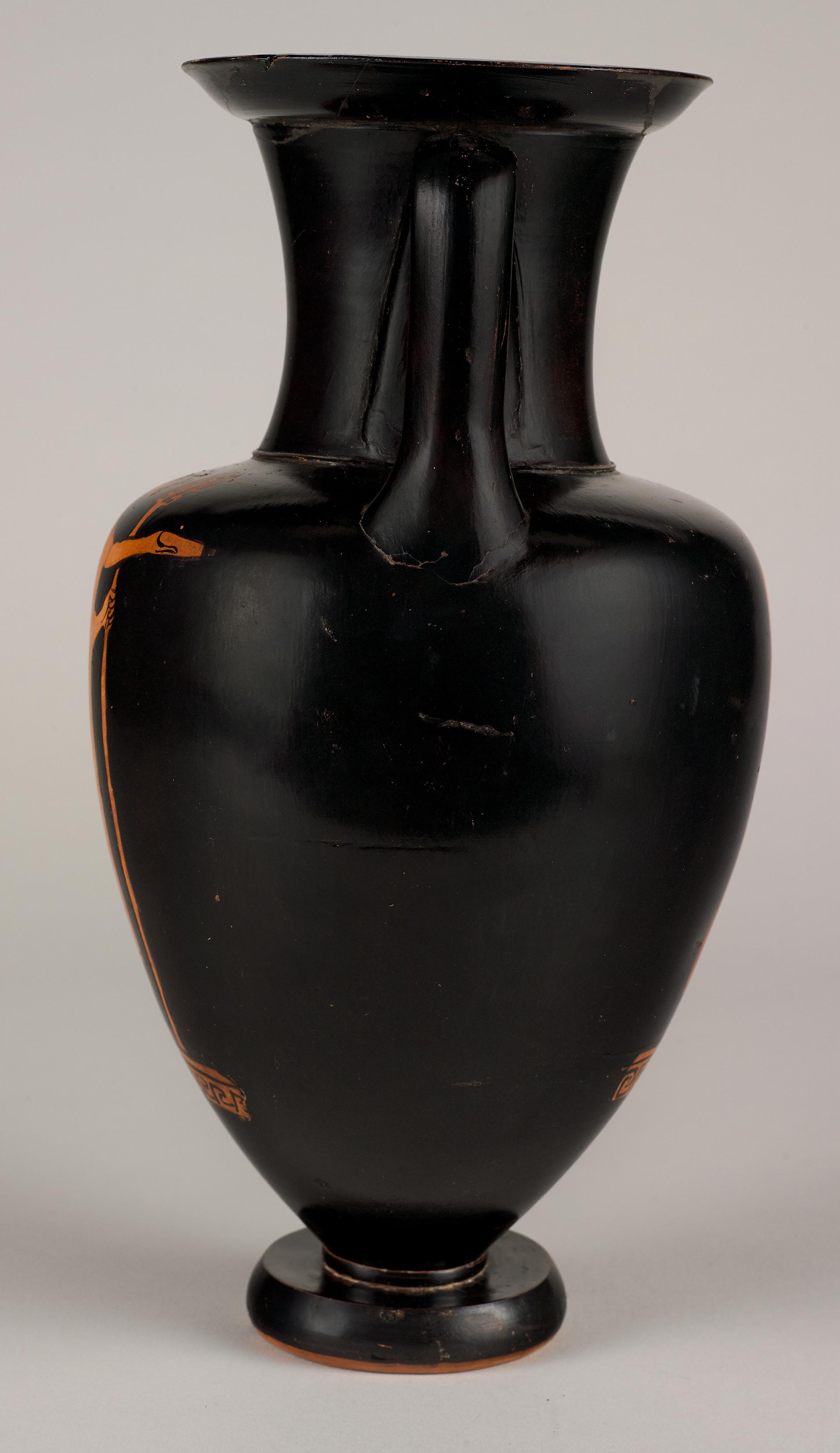 Side view of the vase, not showing the figures
